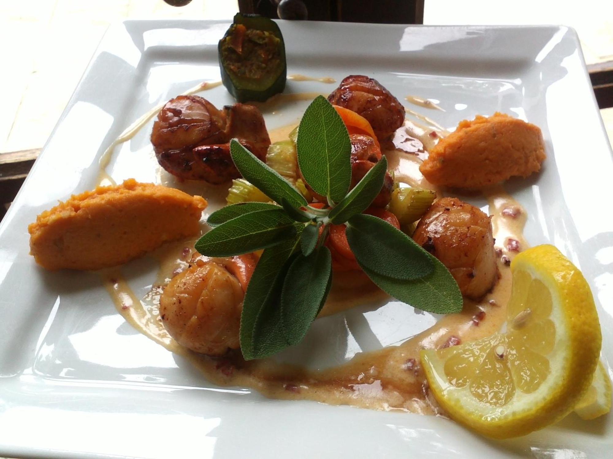 Logis Du Grand Duc Restaurant Hotel Gincla