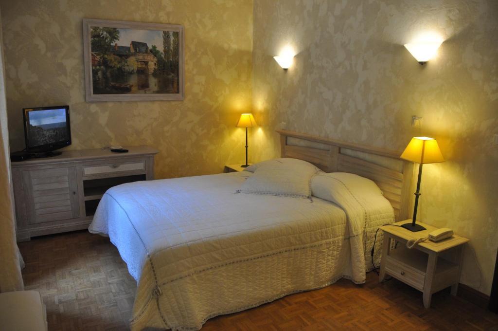 Logis Du Grand Duc Restaurant Gincla