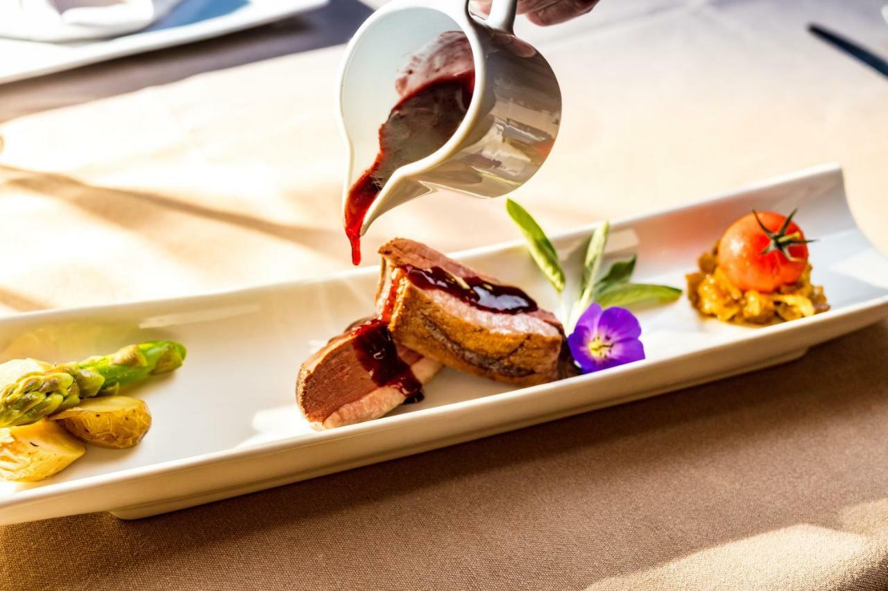 Hotel Logis Du Grand Duc Restaurant 3*